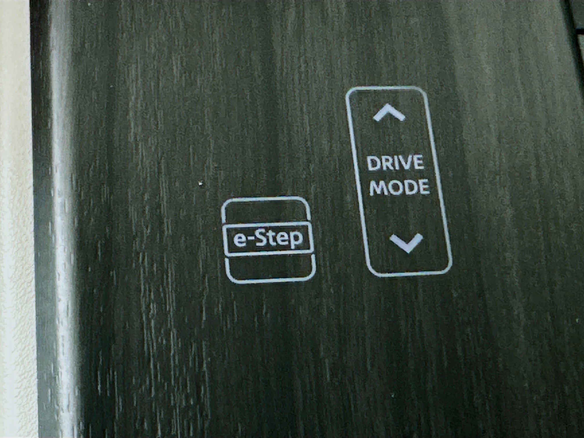 Used 2023 Nissan Ariya FWD image 26