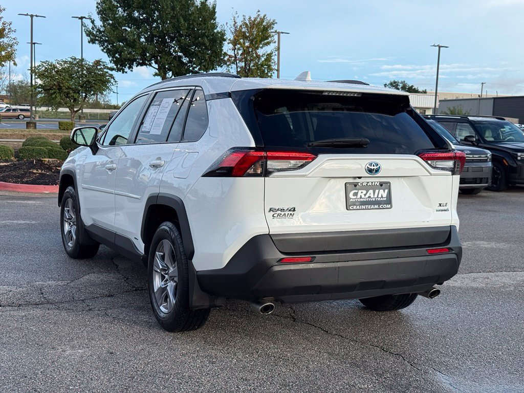 Used 2022 Toyota RAV4 XLE w/ Convenience Package AWD/4WD image 5