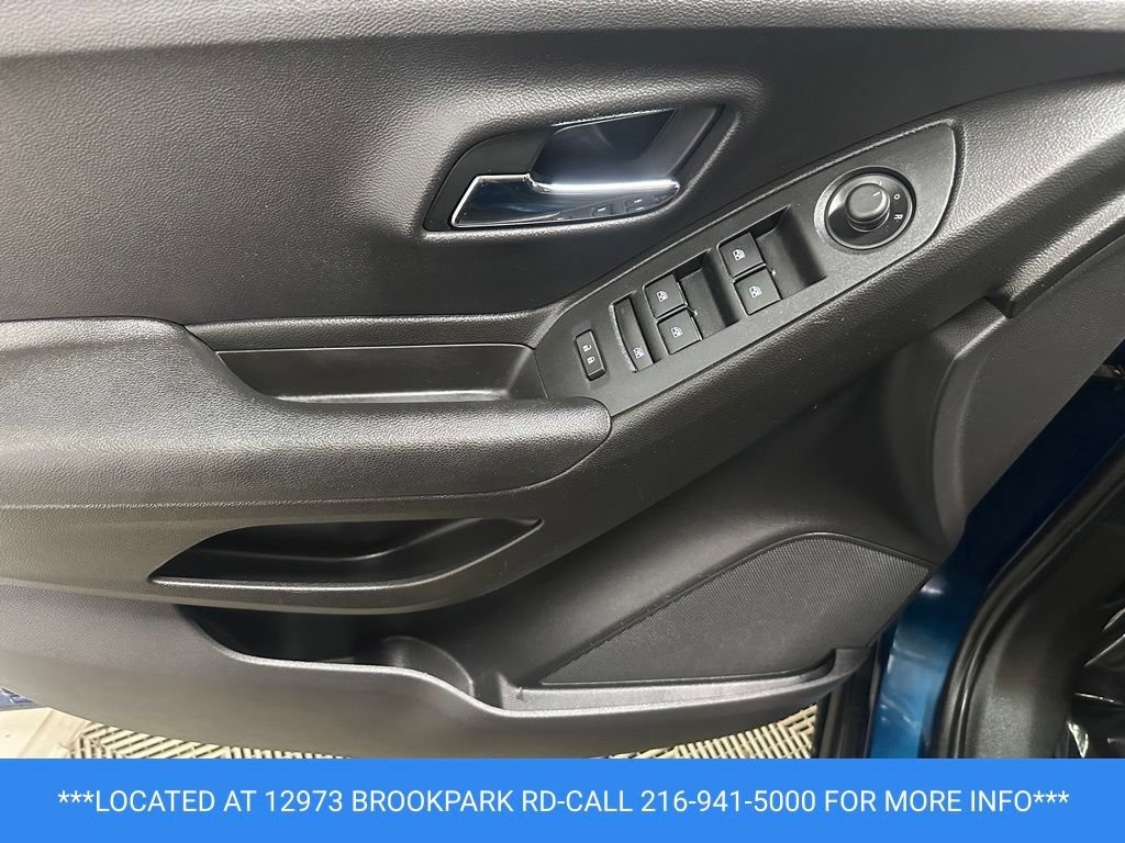 Certified 2019 Chevrolet Trax LT w/ LT Convenience Package FWD image 8