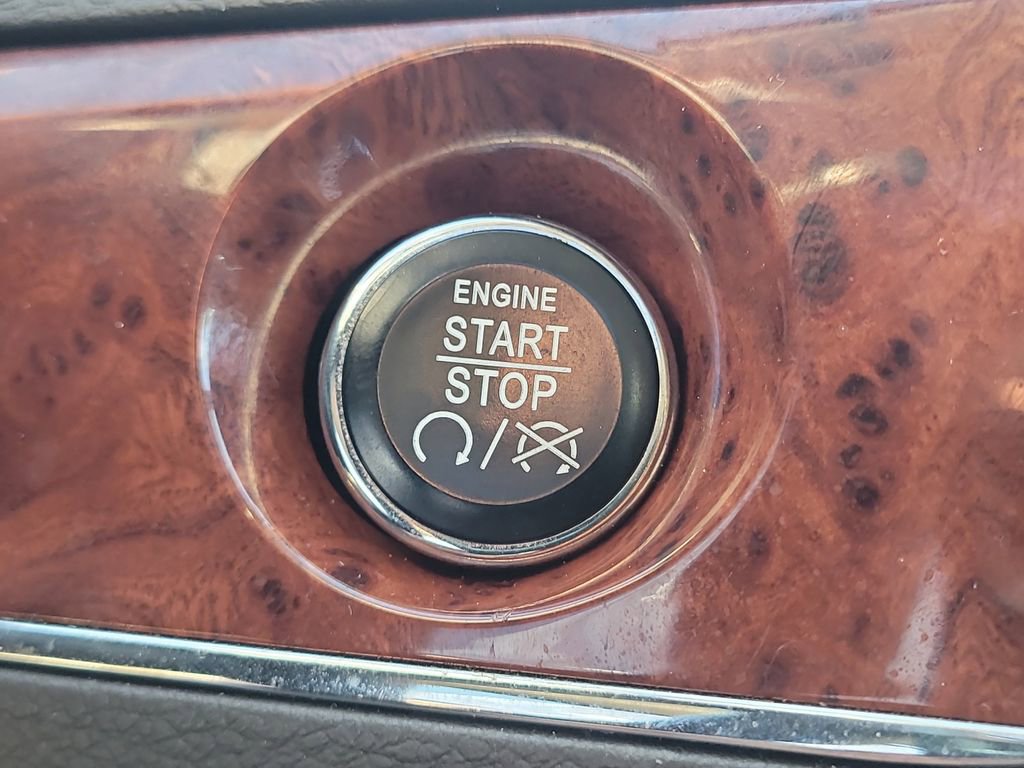 Used 2013 Chrysler Town & Country Limited w/ Luxury Group image 27