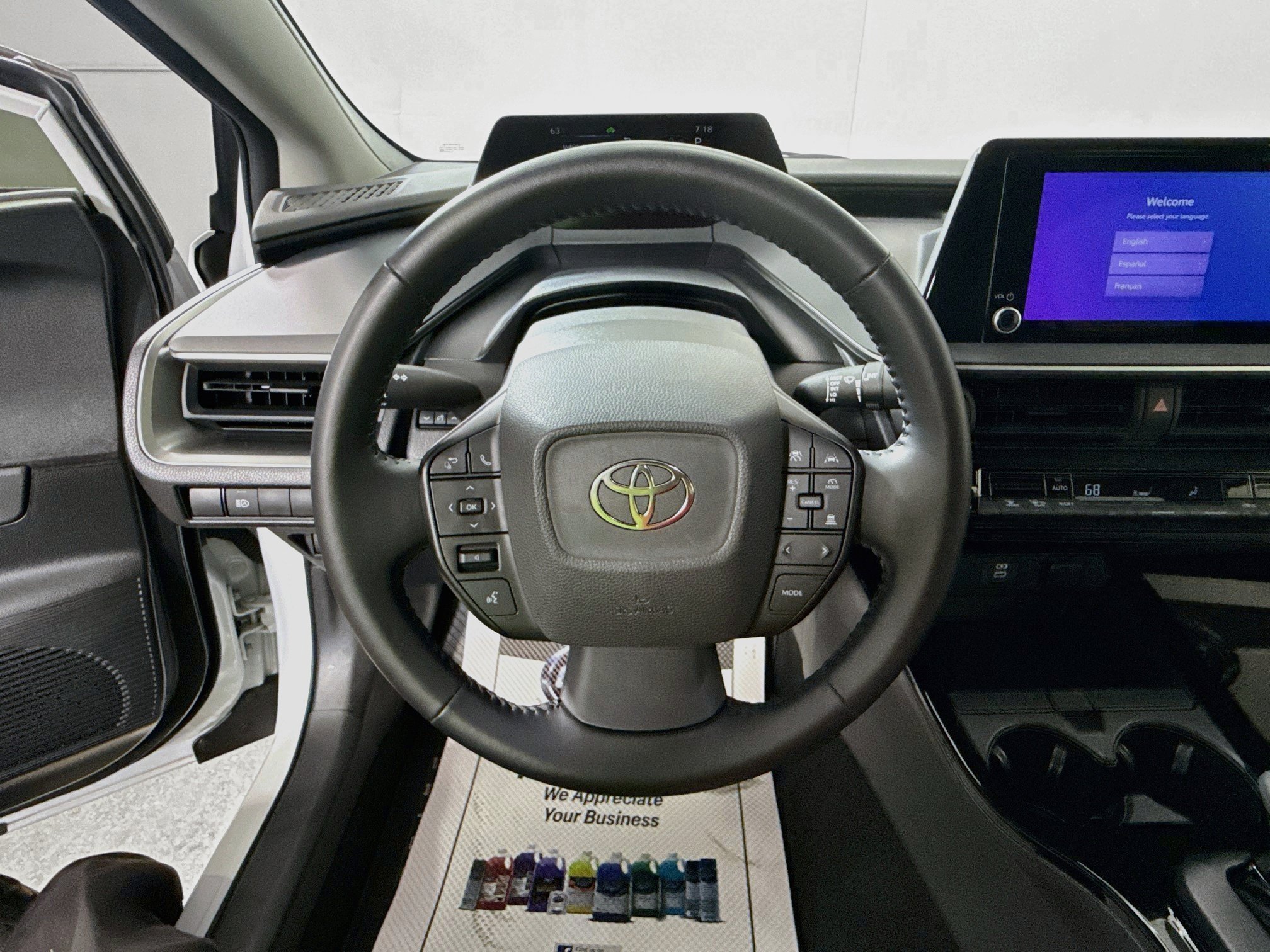 Used 2024 Toyota Prius LE FWD image 11