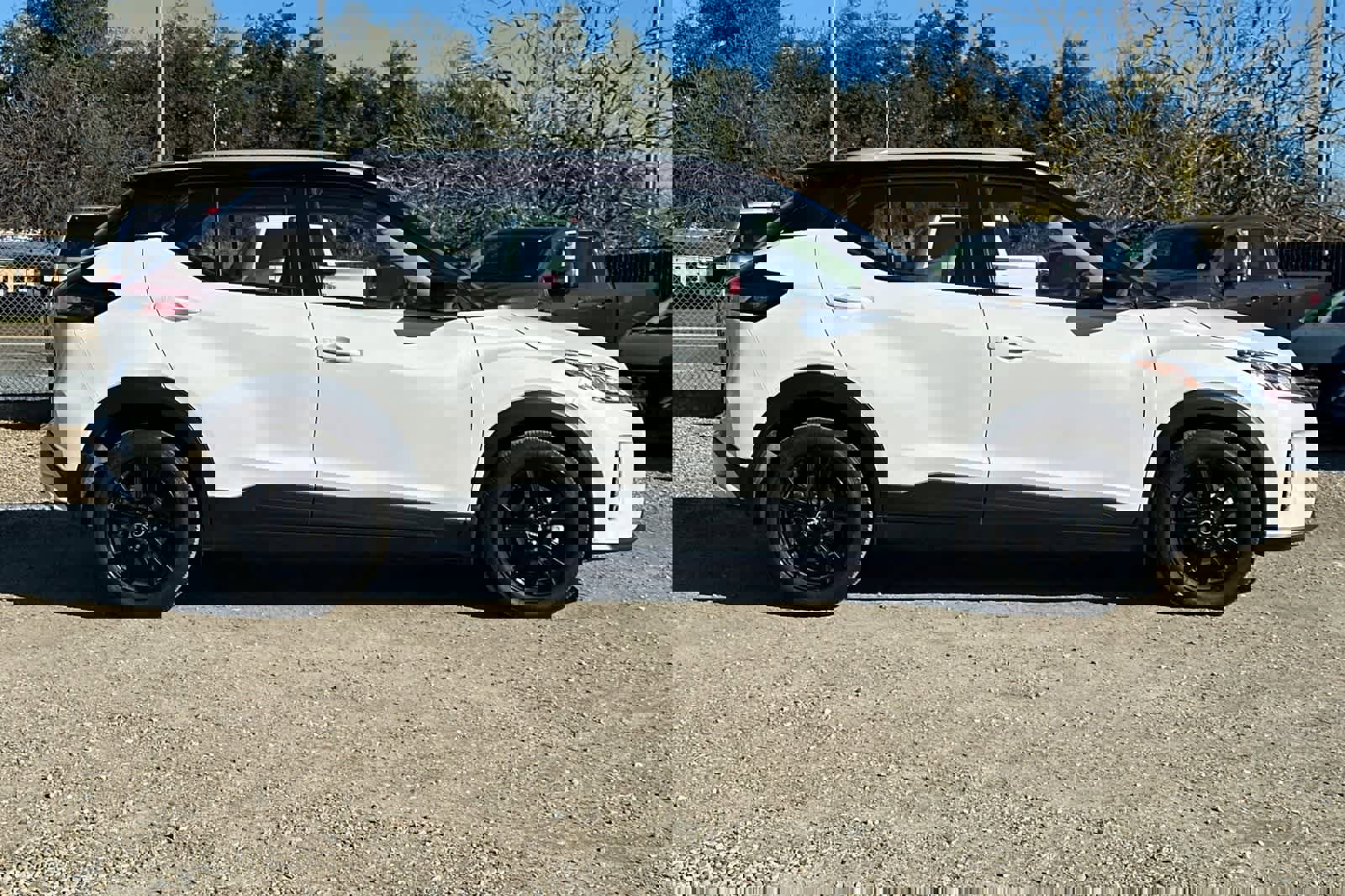 Used 2024 Nissan Kicks SV image 9