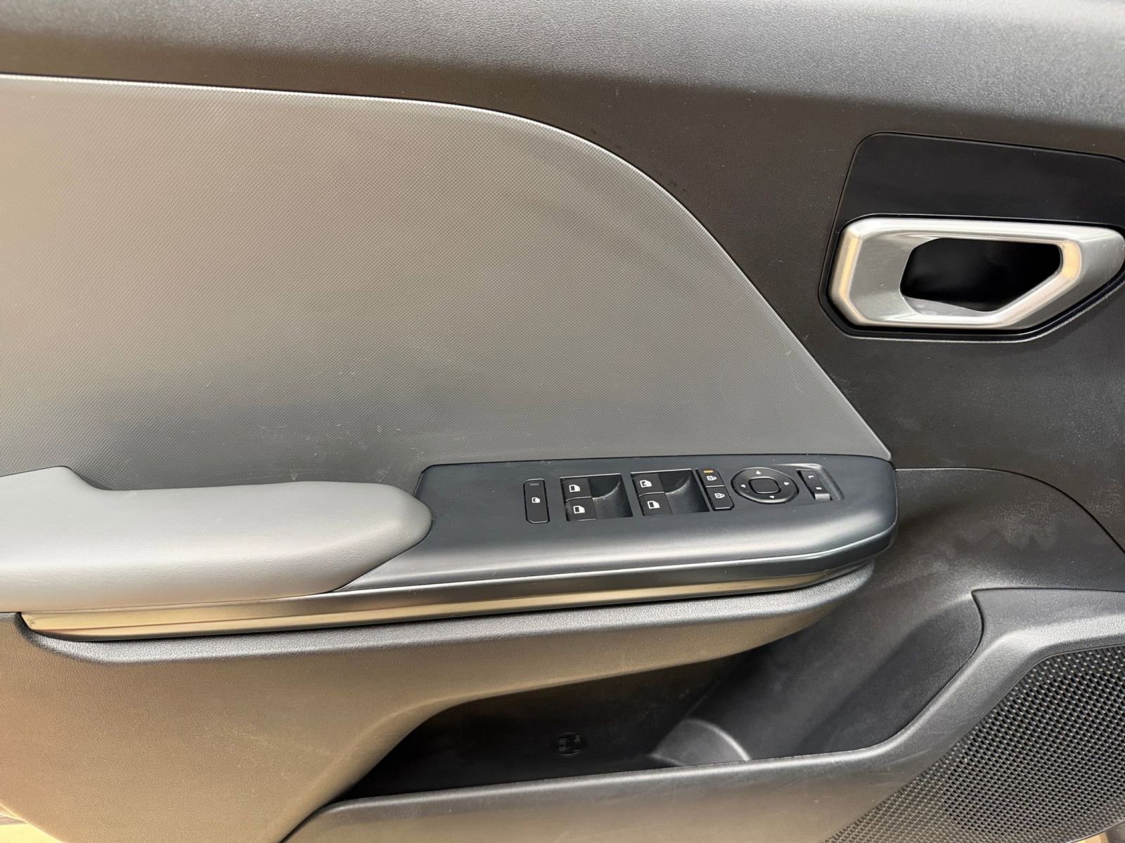 Used 2025 Kia K4 FWD image 18