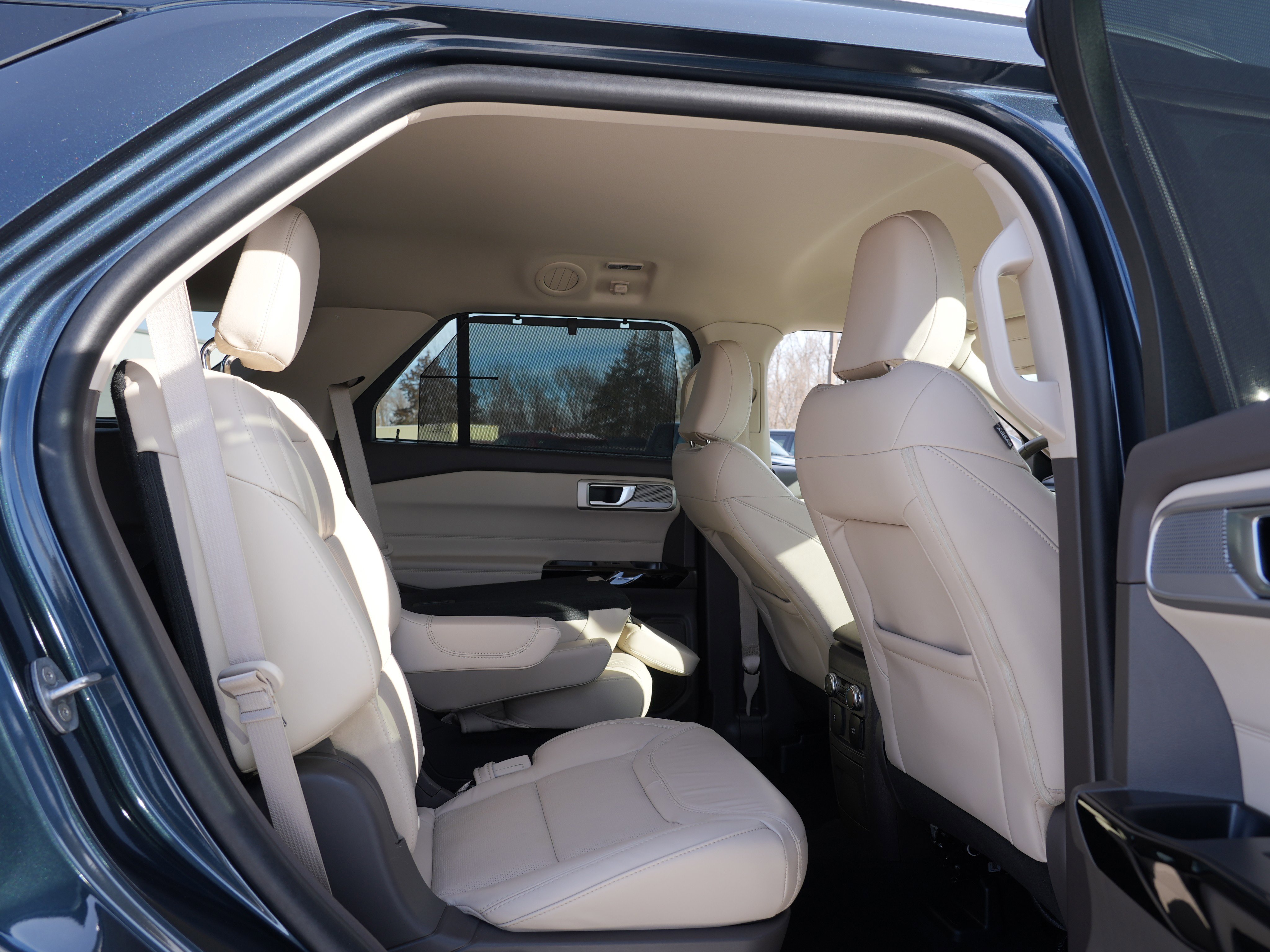 Used 2023 Ford Explorer Platinum w/ Class IV Trailer Tow Package image 35