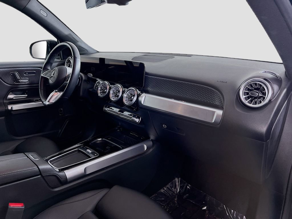 Used 2024 Mercedes-Benz GLB 250 image 29