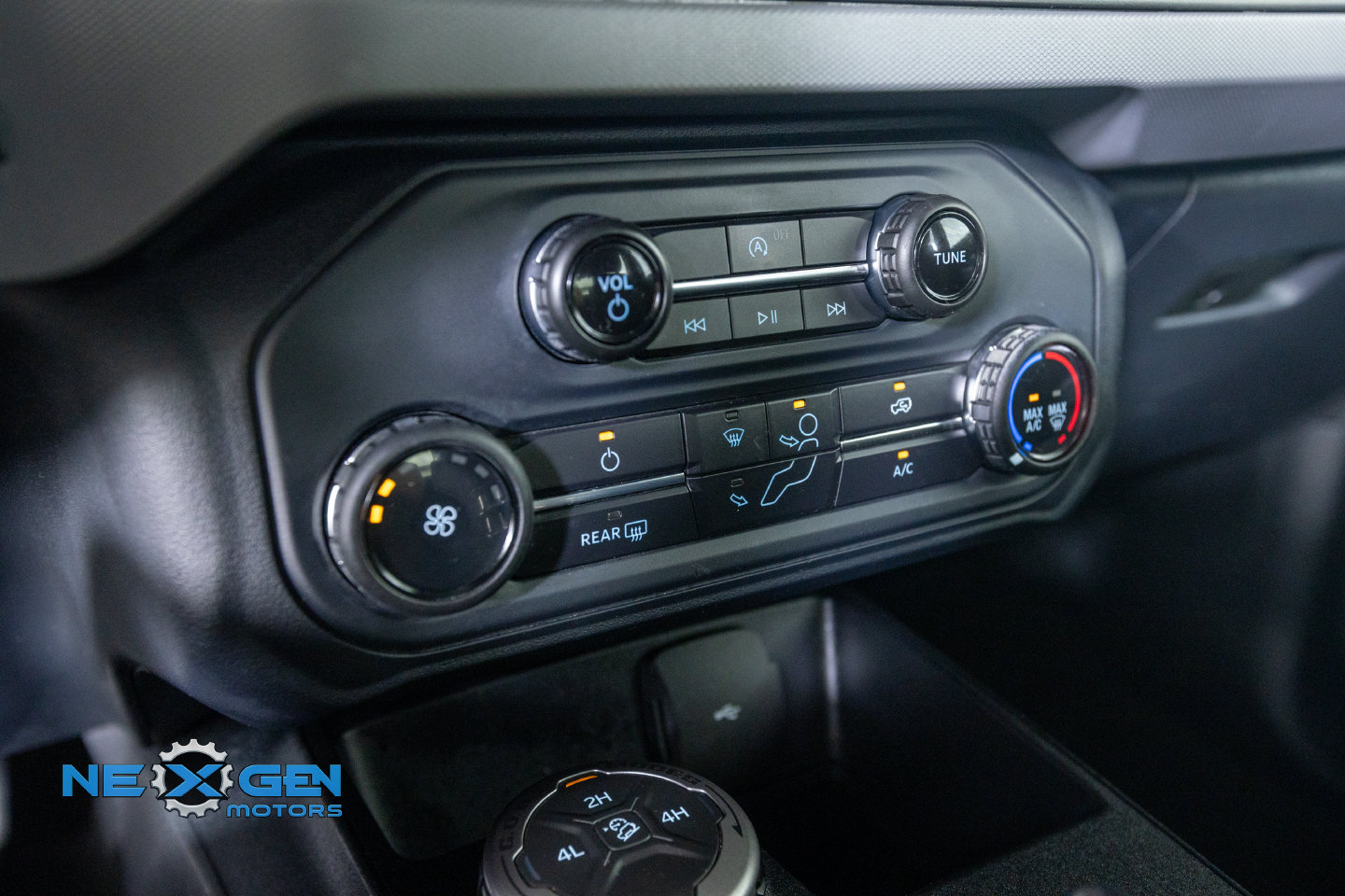 Used 2022 Ford Bronco 2-Door AWD/4WD image 25