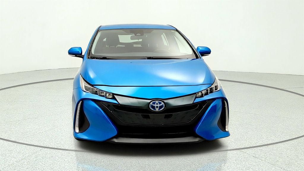 Used 2021 Toyota Prius Prime XLE FWD image 2