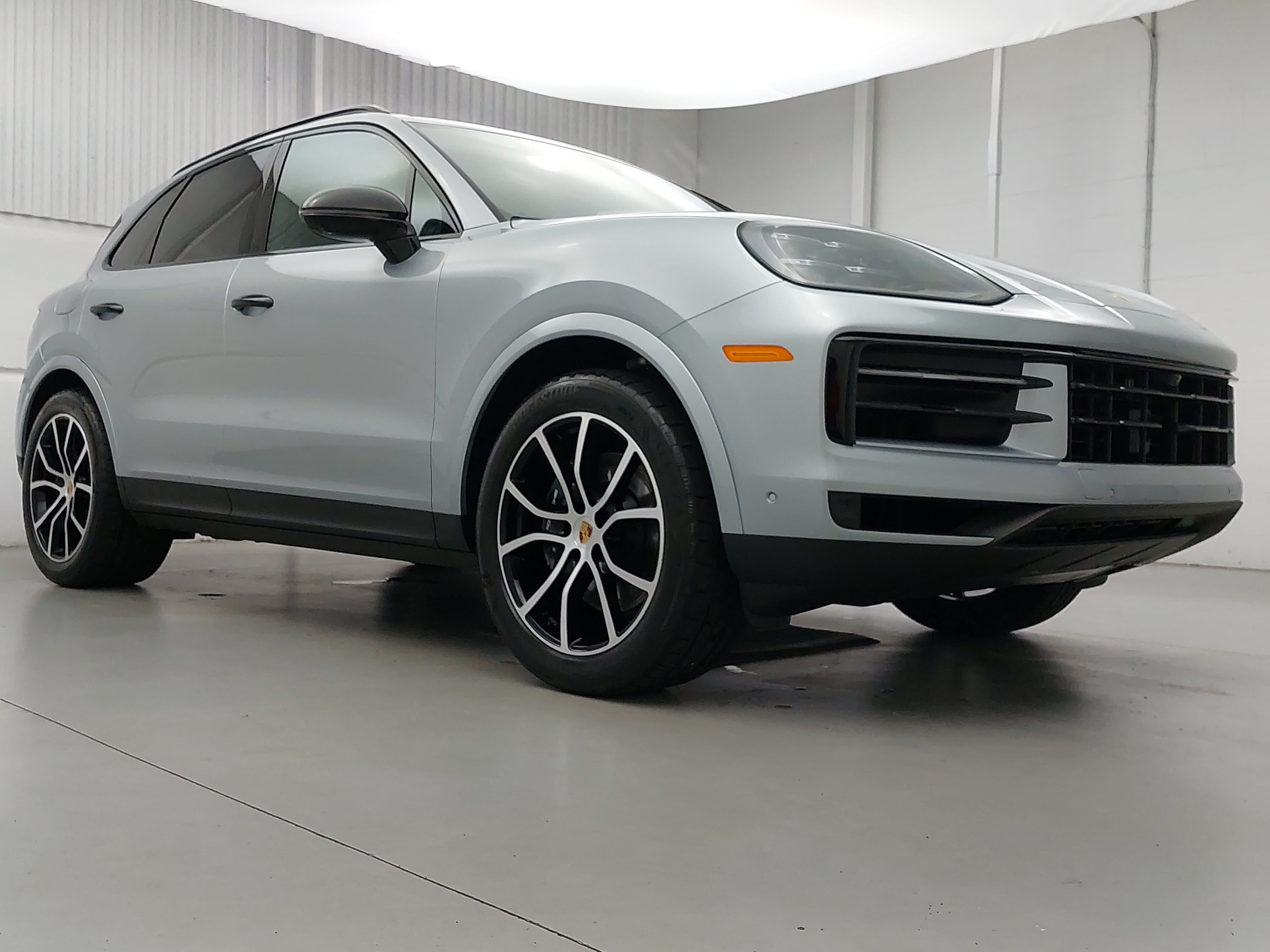 Certified 2026 Porsche Cayenne AWD/4WD image 9