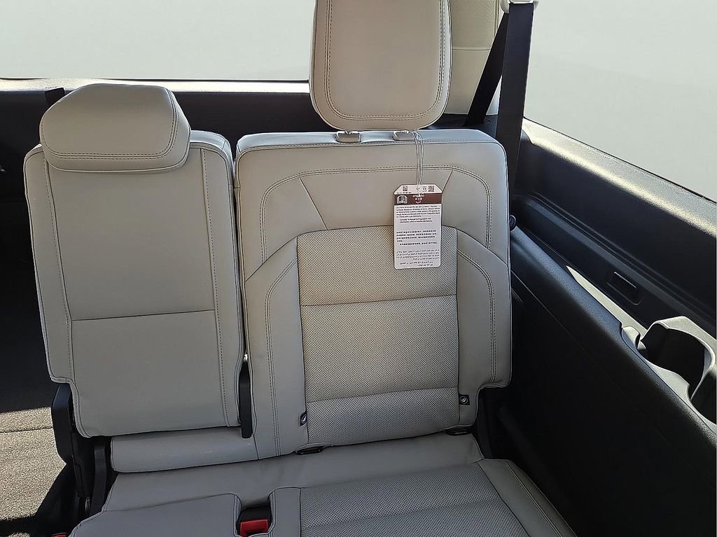 New 2025 Lincoln Navigator L Reserve AWD/4WD image 10