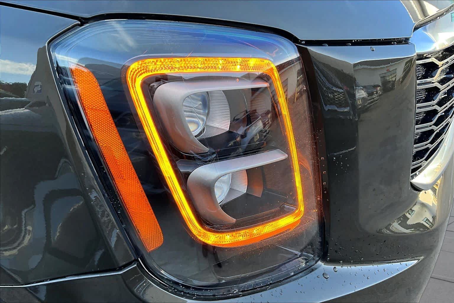 Used 2020 Kia Telluride SX w/ Towing Package FWD image 27
