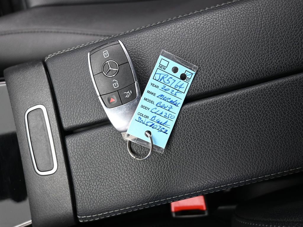 Used 2025 Mercedes-Benz CLA 250 image 21