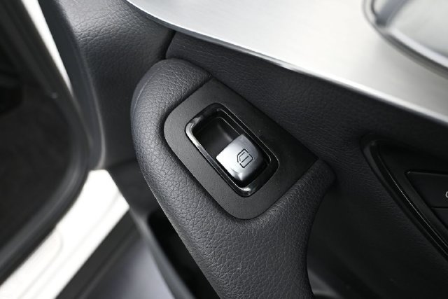 Used 2019 Mercedes-Benz GLC 300 image 38
