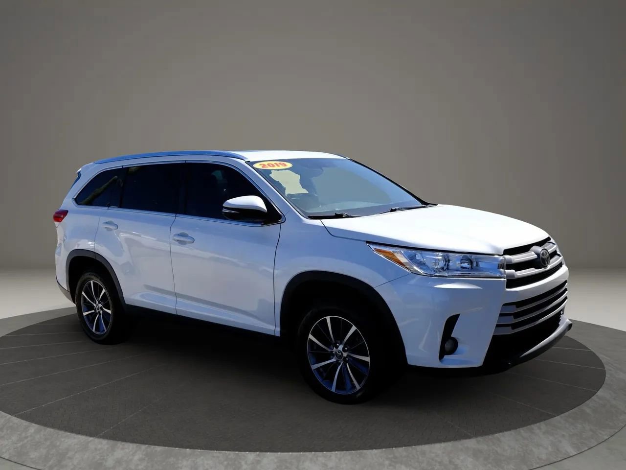 Used 2019 Toyota Highlander XLE image 8
