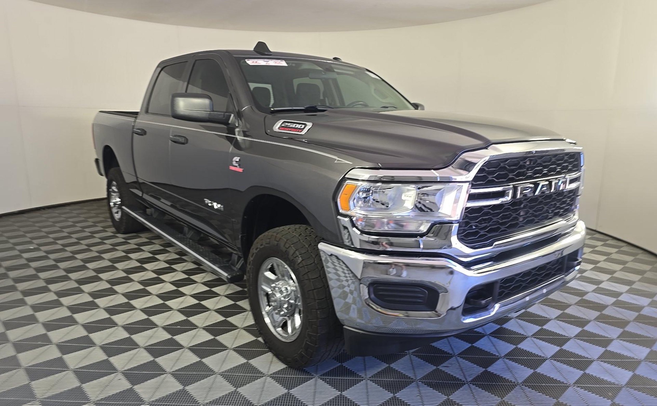 Used 2019 RAM 2500 Tradesman AWD/4WD image 3