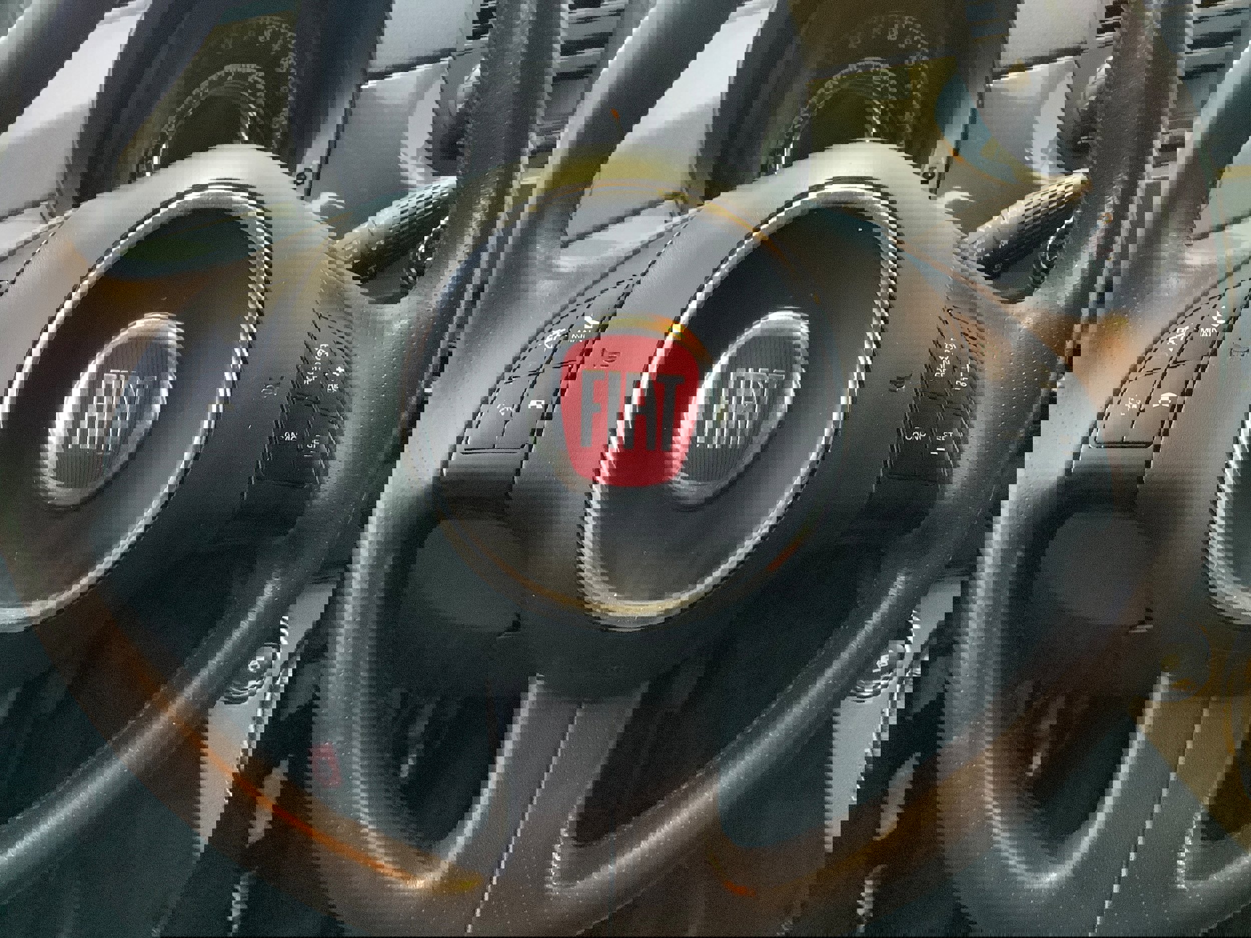 Used 2012 FIAT 500 Sport w/ Safety & Sound Pkg image 17