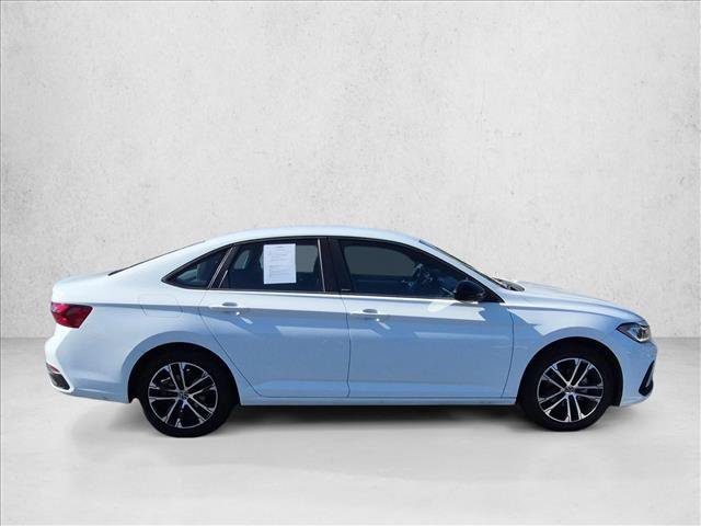 Used 2025 Volkswagen Jetta Sport FWD image 4