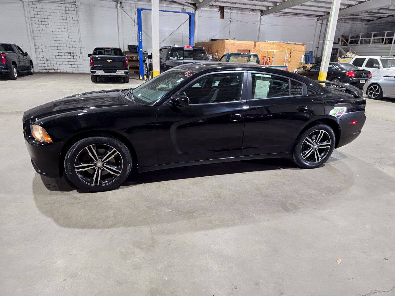 Used 2014 Dodge Charger SXT AWD/4WD image 3
