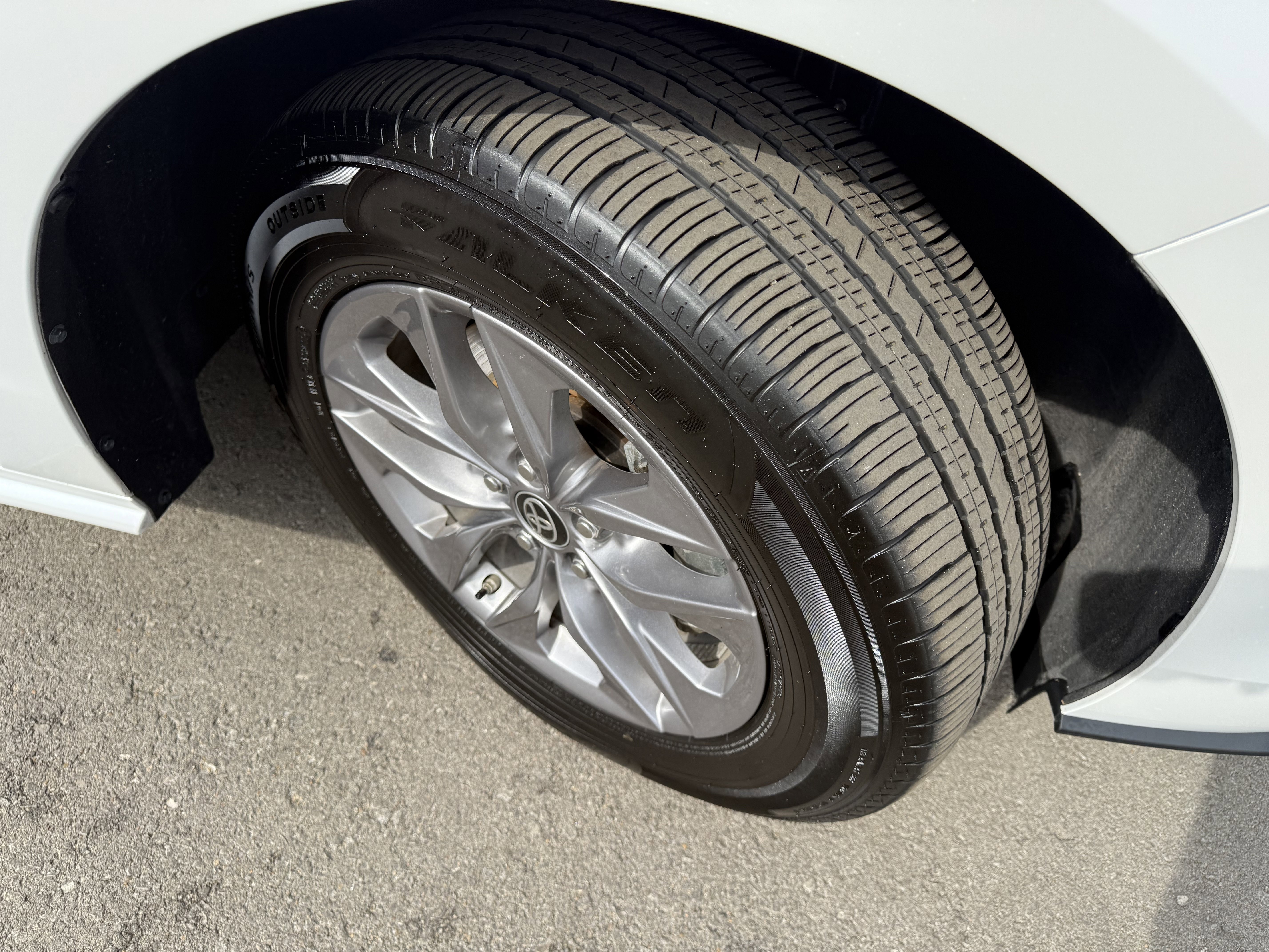 Certified 2025 Toyota Sienna XLE w/ XLE Plus Package image 28