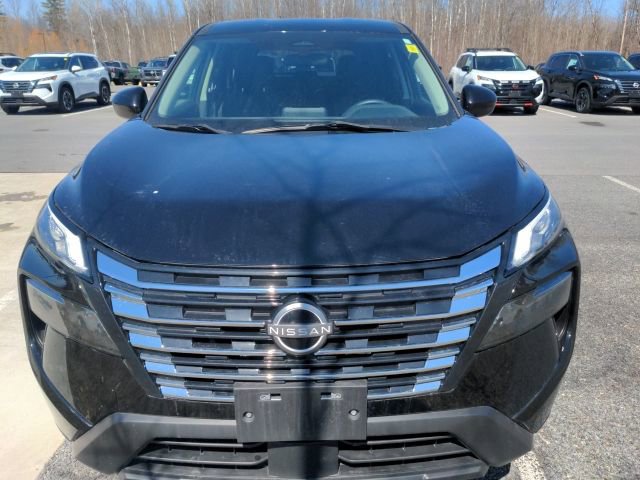 Used 2024 Nissan Rogue SV image 2