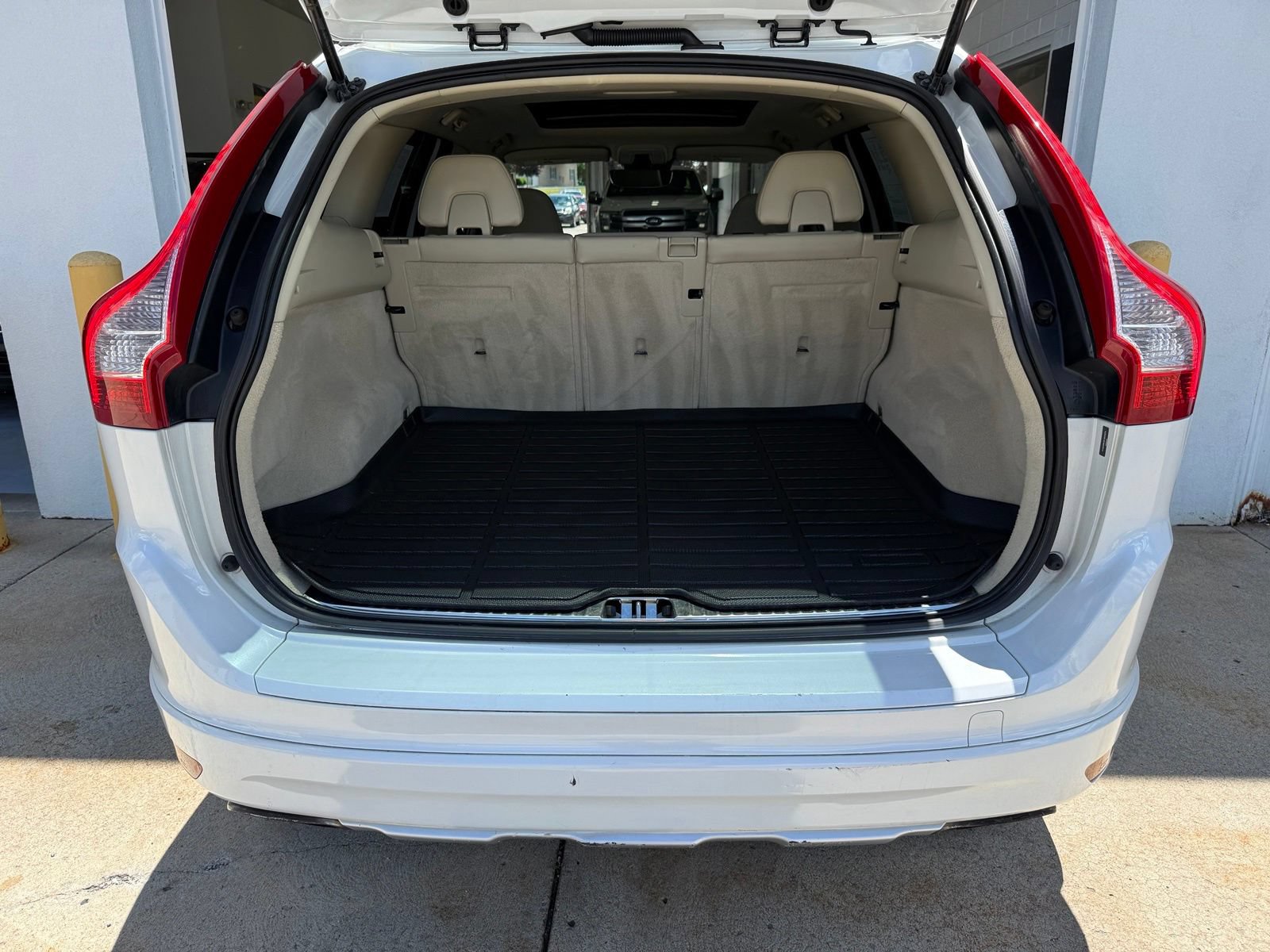 Used 2015 Volvo XC60 T5 AWD/4WD image 39