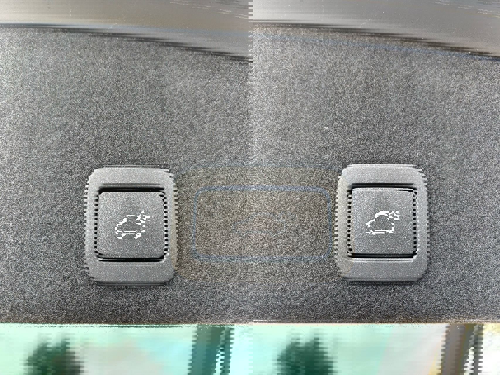 Used 2017 Volvo XC60 T5 Inscription w/ Preferred Option Package image 8