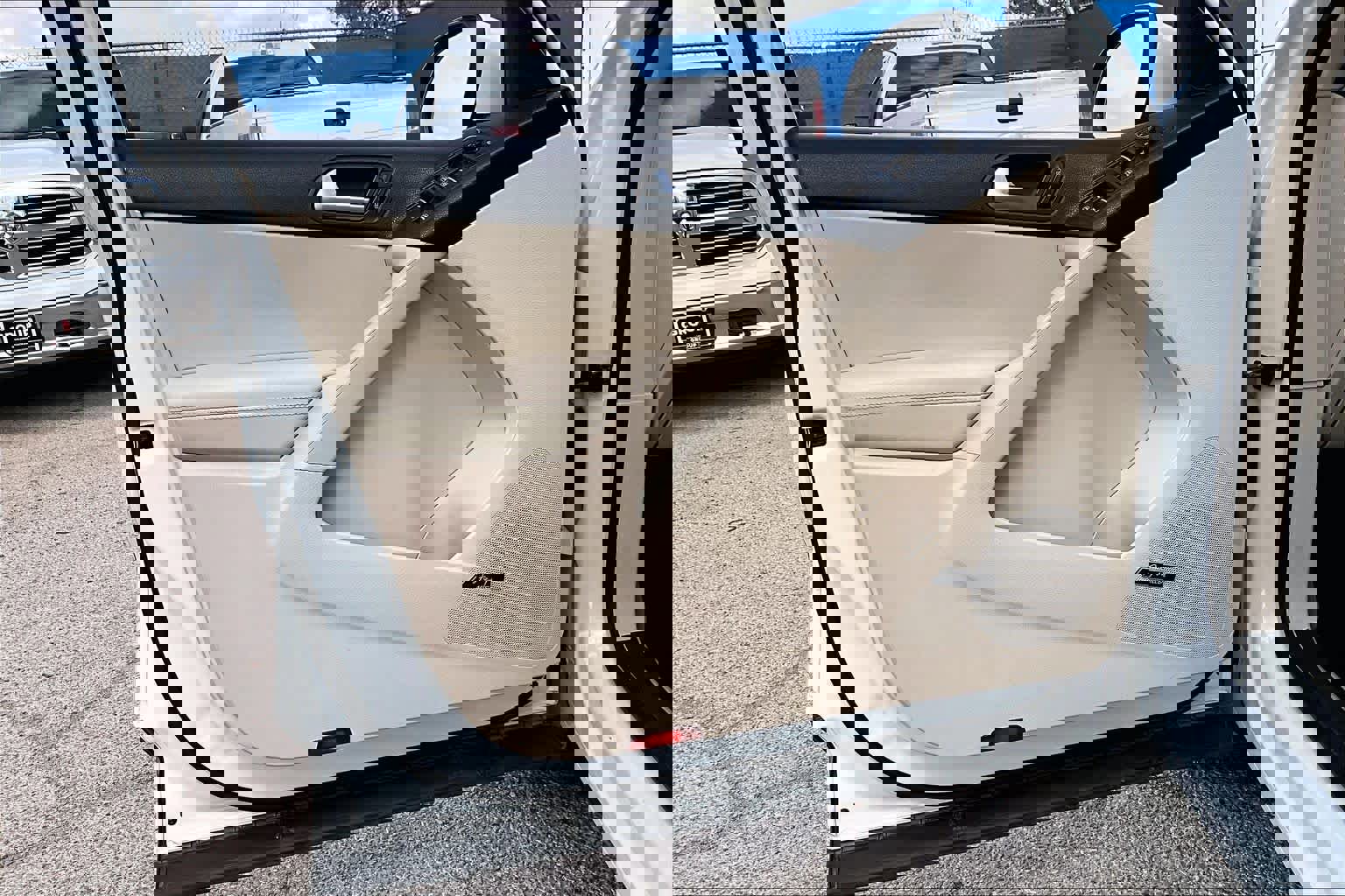 Used 2016 Volkswagen Tiguan SEL image 22