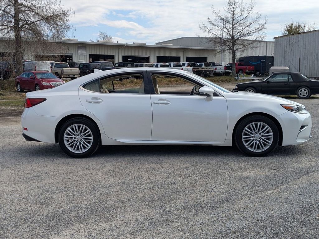 Used 2018 Lexus ES 350 350 w/ Accessory Package 2 image 4
