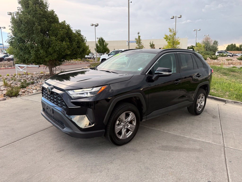 Used 2025 Toyota RAV4 XLE AWD/4WD image 3