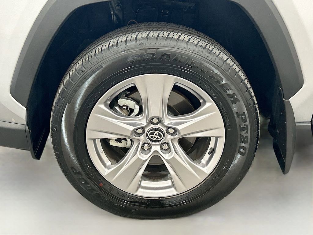 Used 2025 Toyota RAV4 XLE image 28