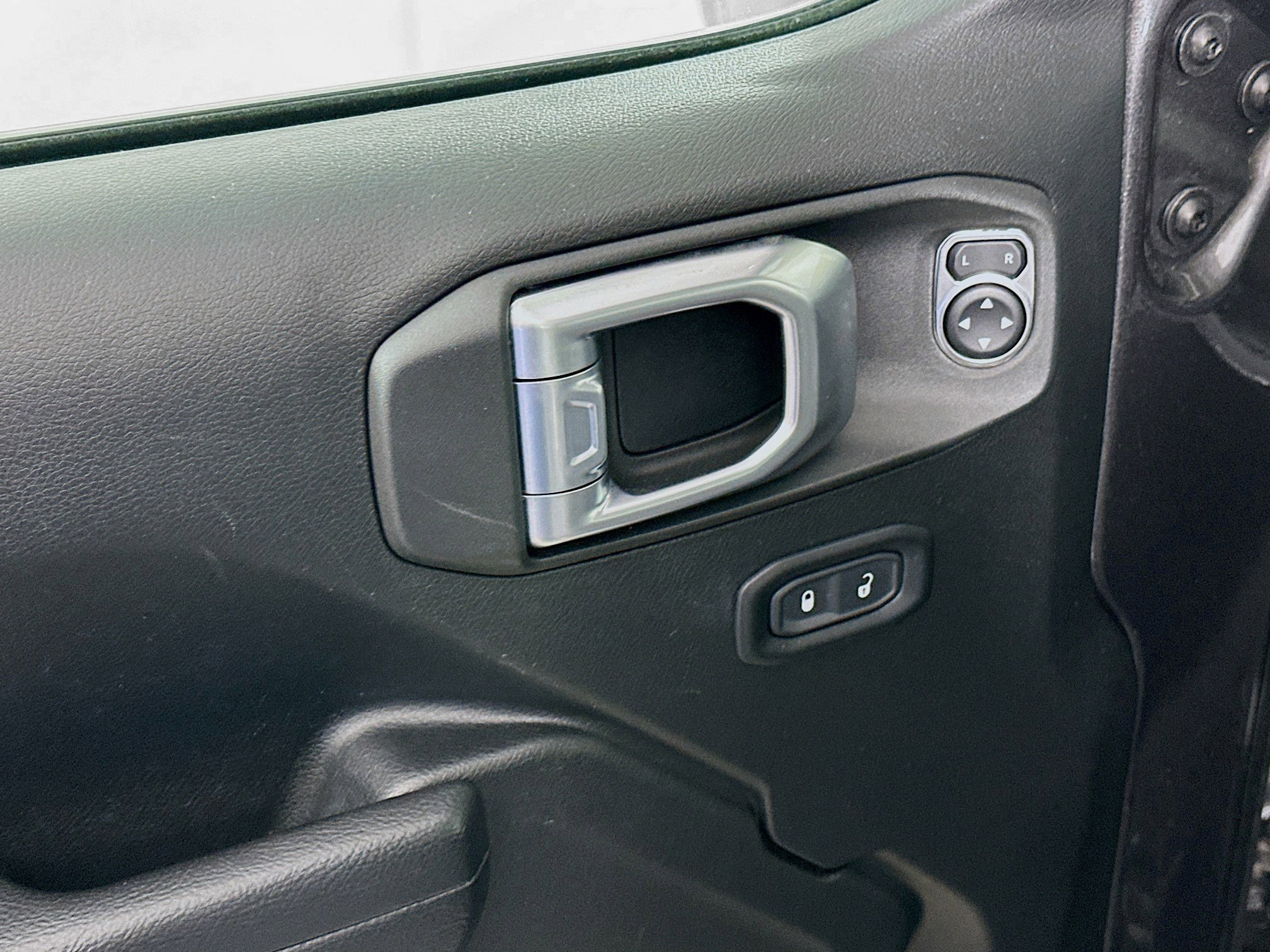 Used 2023 Jeep Wrangler Unlimited w/ Cold Weather Group image 15