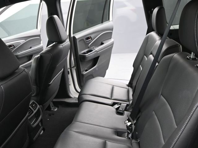 Used 2023 Honda Passport EX-L image 16