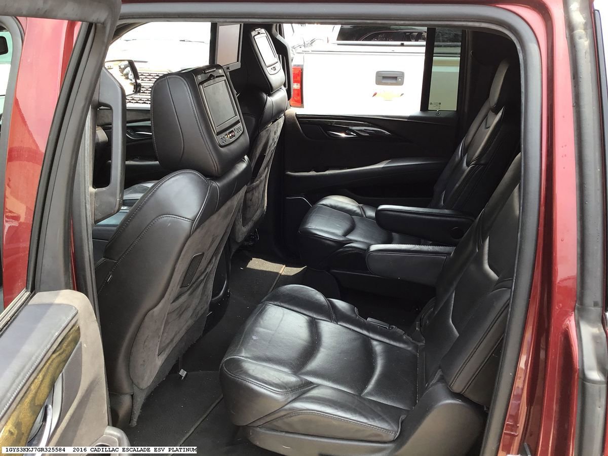 Used 2016 Cadillac Escalade ESV Platinum RWD image 14