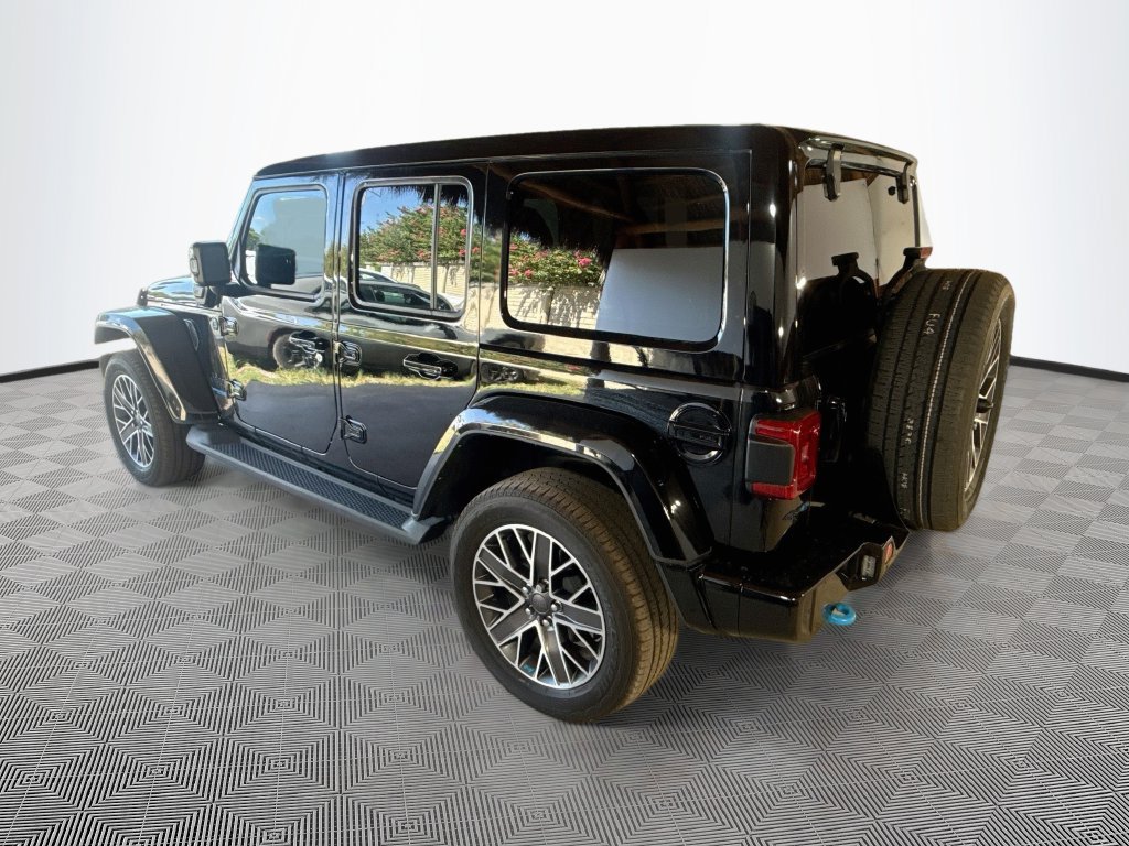 Certified 2022 Jeep Wrangler Unlimited Sahara AWD/4WD image 8