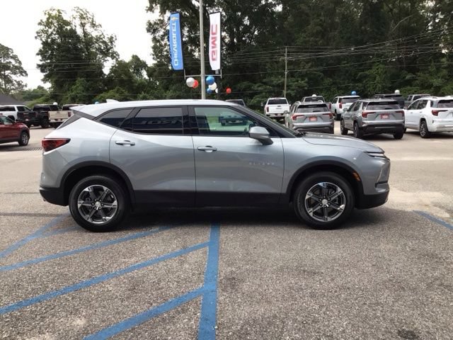 Used 2025 Chevrolet Blazer LT w/ Driver Confidence Package FWD image 4