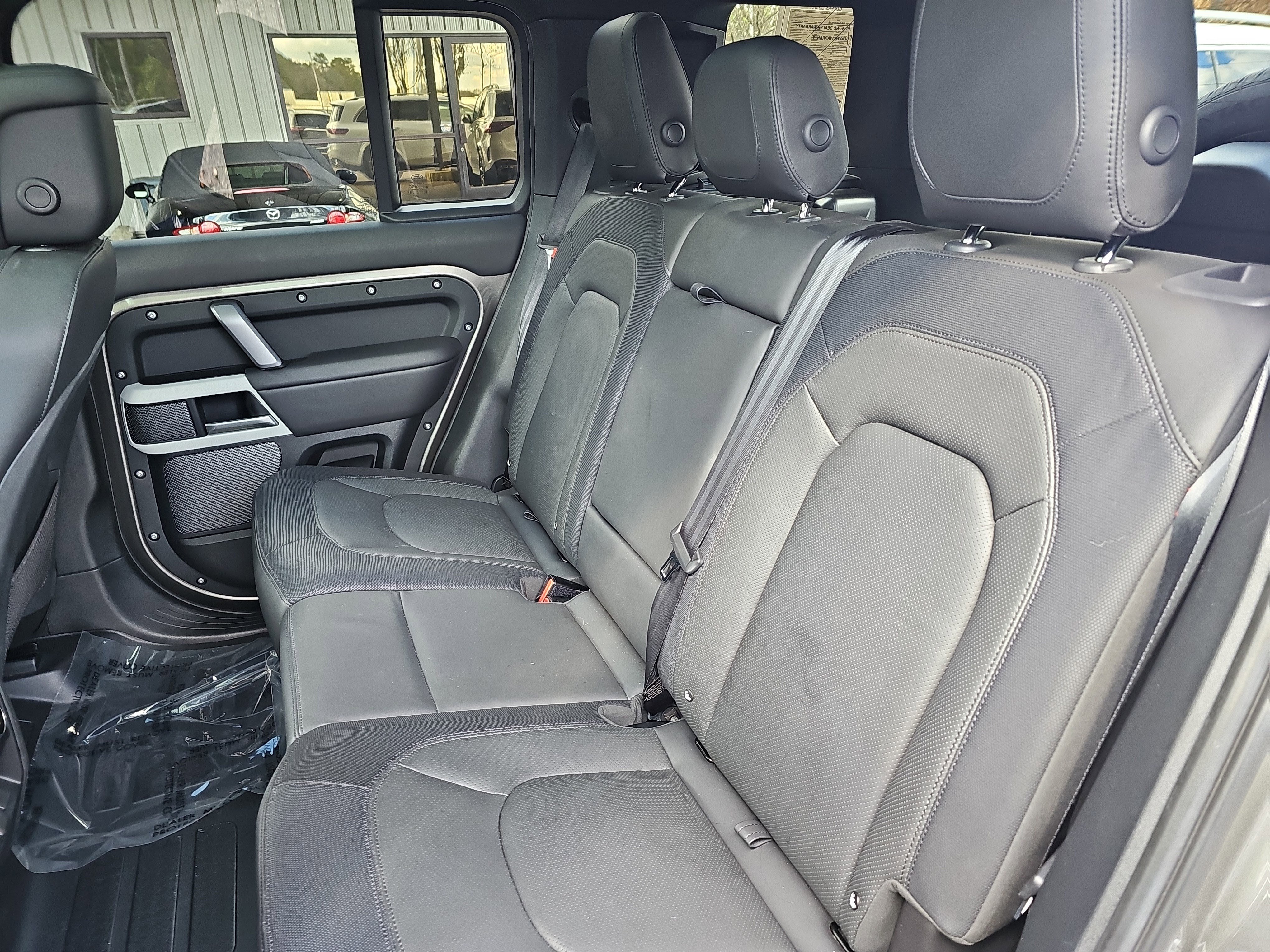 Used 2024 Land Rover Defender 110 X-Dynamic SE image 14