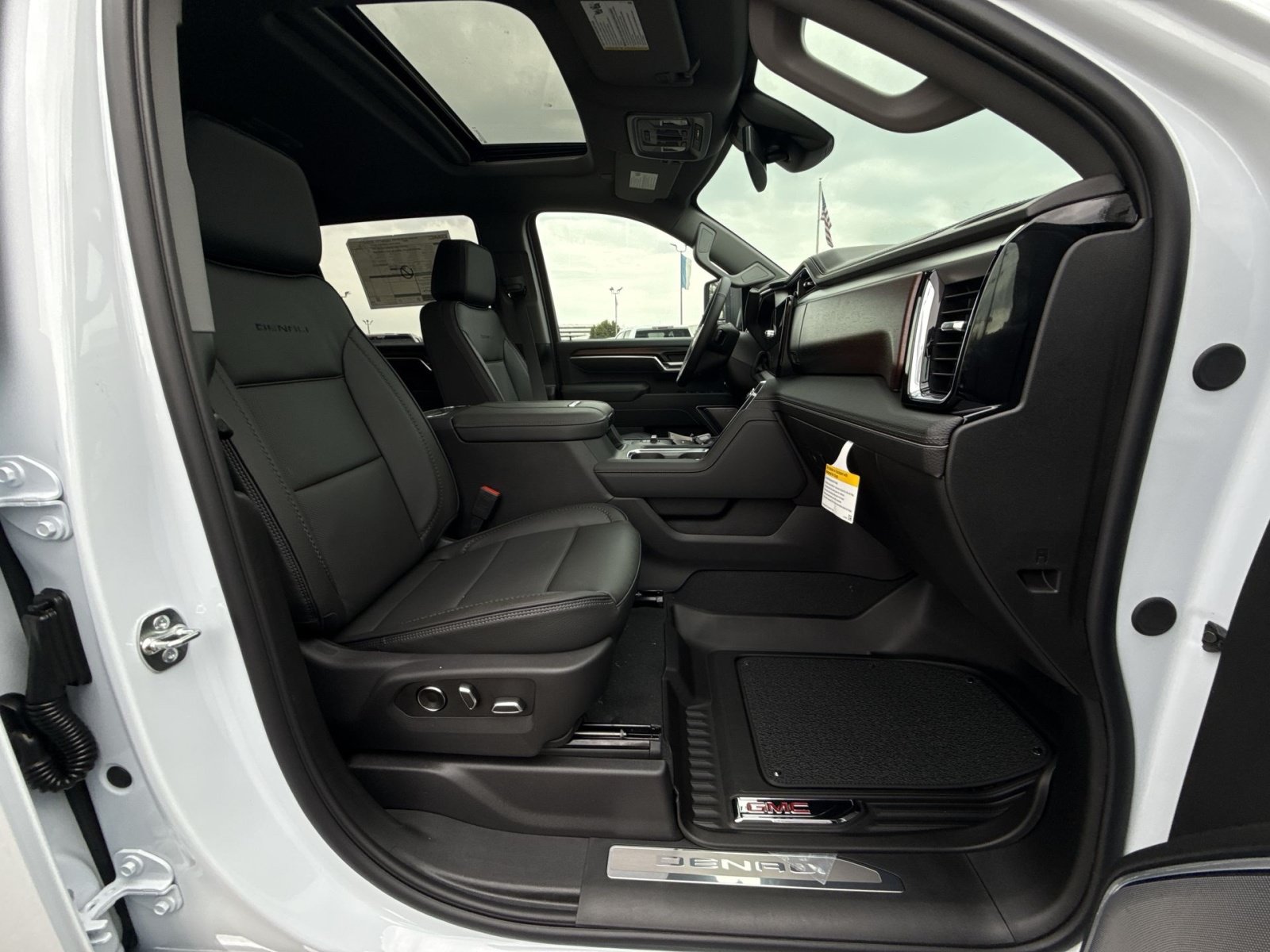 New 2026 GMC Sierra 3500 Denali AWD/4WD image 28