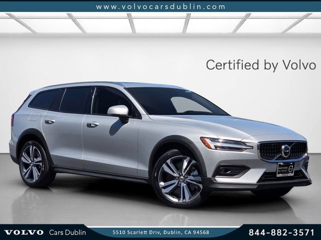 Certified 2025 Volvo V60 B5 Cross Country Plus AWD/4WD image 1