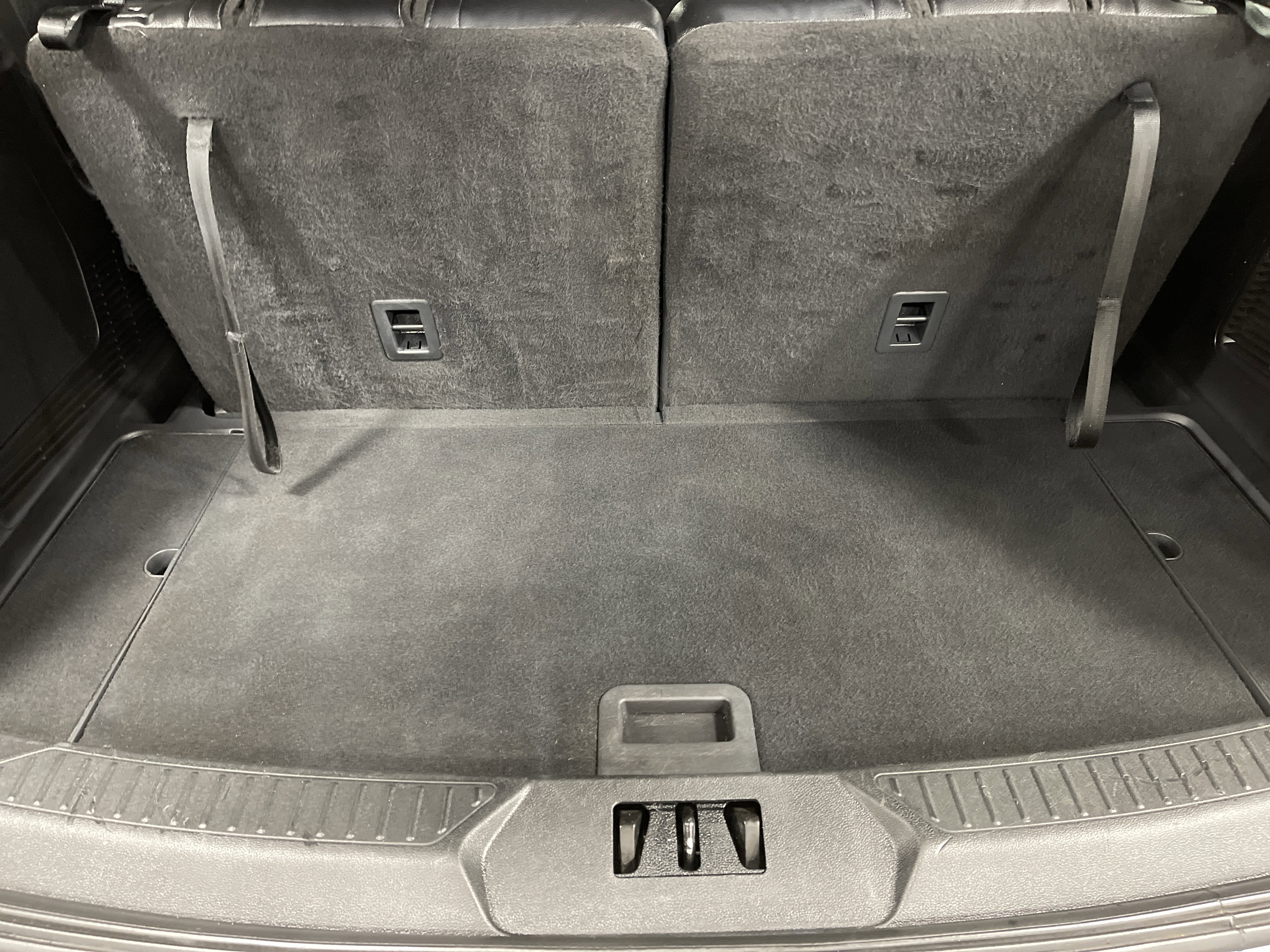 Used 2020 Ford Explorer XLT w/ Equipment Group 202A image 13