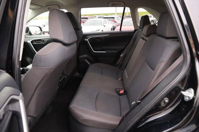 Certified 2022 Toyota RAV4 LE AWD/4WD image 9