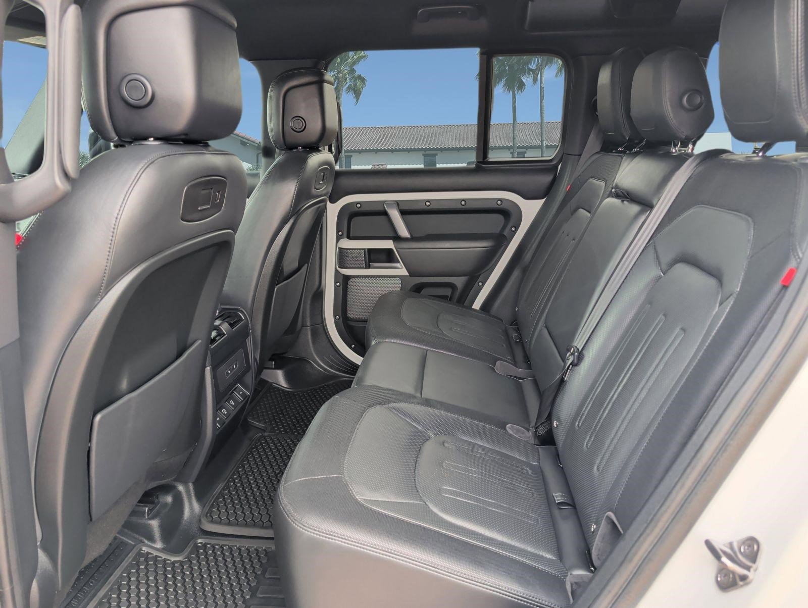 Used 2021 Land Rover Defender 110 X-Dynamic HSE image 24