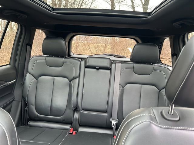 Used 2024 Jeep Grand Cherokee Limited w/ Black Appearance Package AWD/4WD image 27