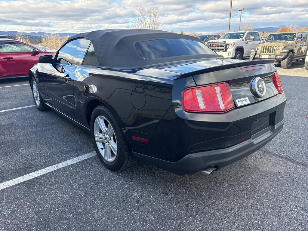 Used 2012 Ford Mustang Convertible image 5