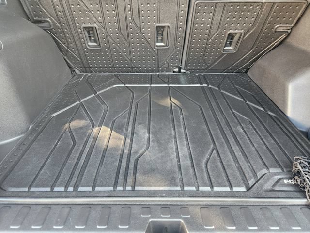 Used 2024 Chevrolet Equinox RS w/ RS Leather Package FWD image 33