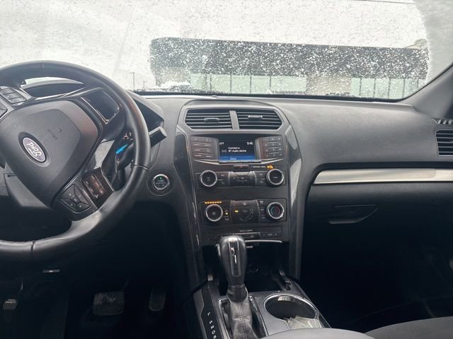 Used 2019 Ford Explorer XLT image 9