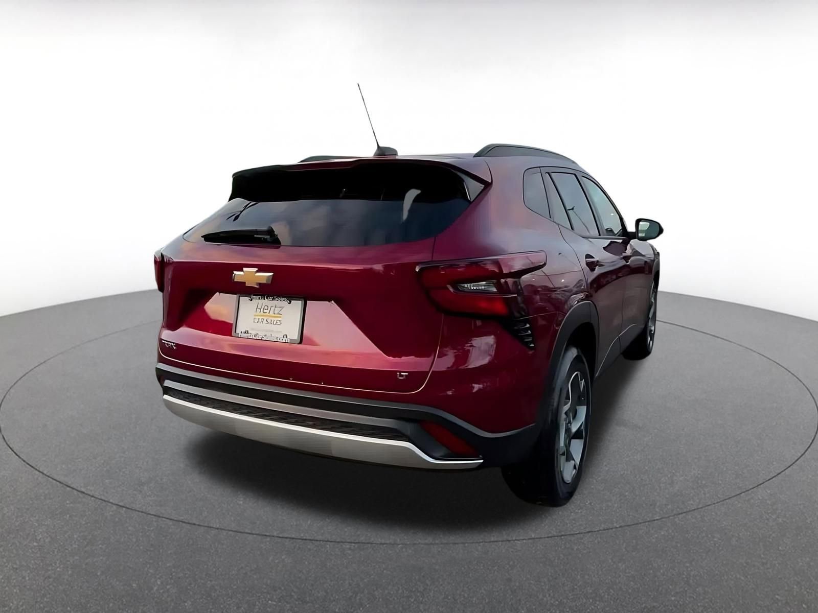 Used 2025 Chevrolet Trax LT FWD image 14