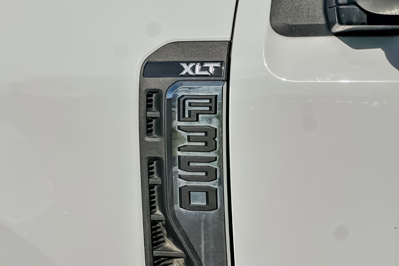 Used 2023 Ford F350 XLT w/ FX4 Off-Road Package image 35