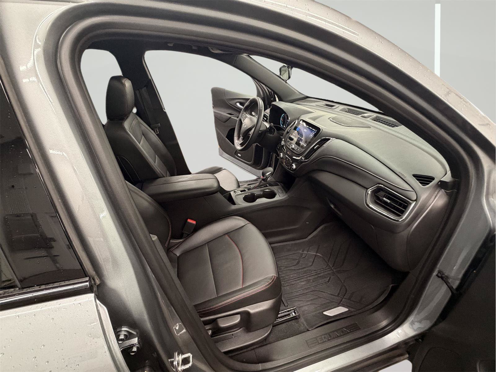 Used 2024 Chevrolet Equinox RS w/ RS Leather Package FWD image 31