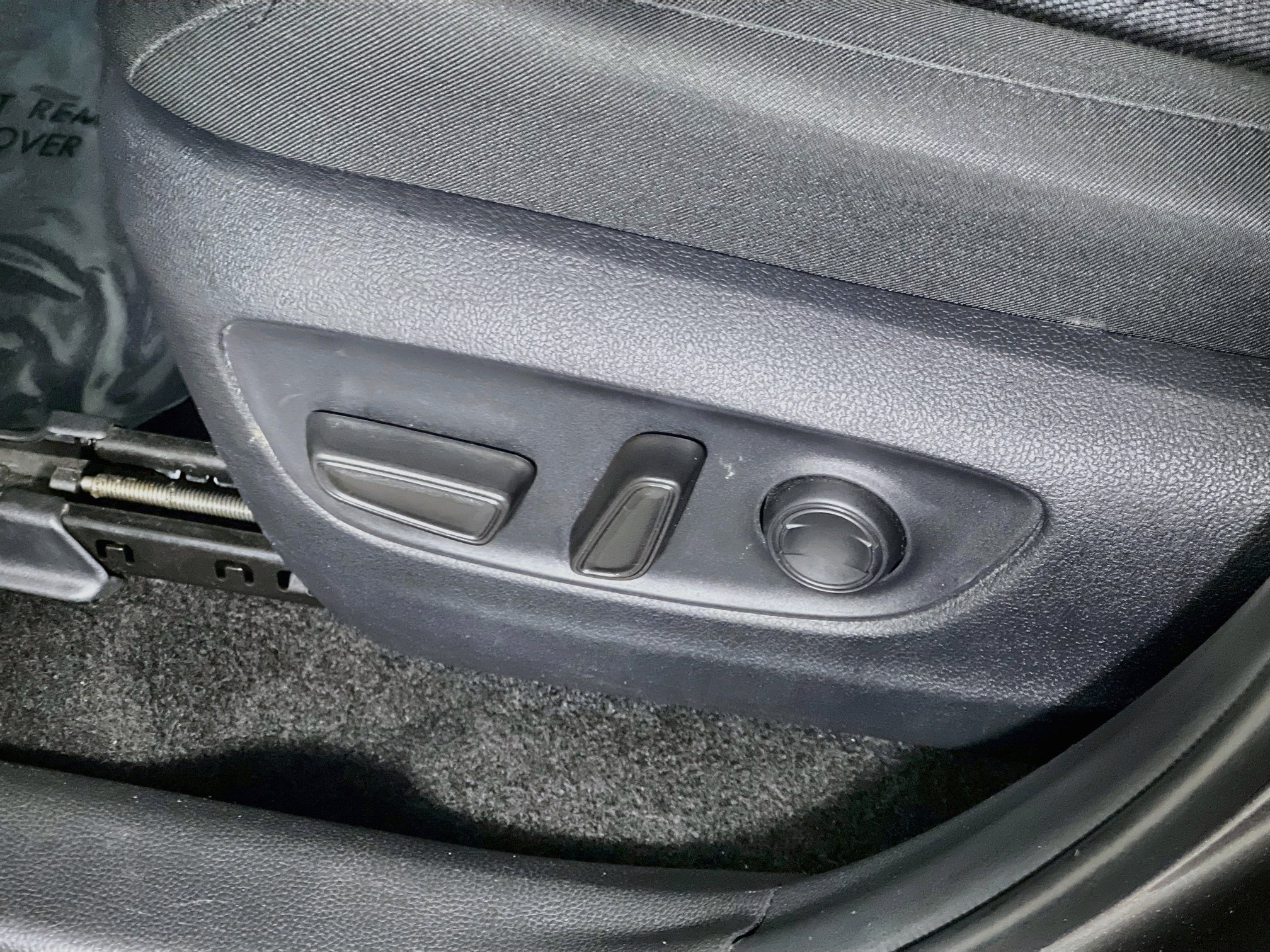 Used 2025 Toyota RAV4 XLE FWD image 16