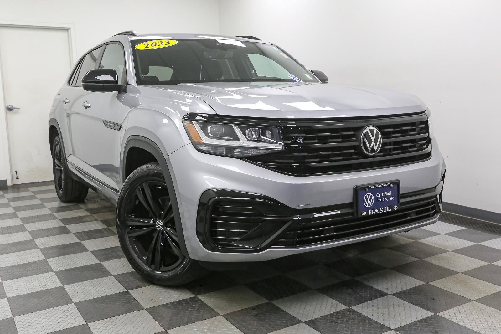 Certified 2023 Volkswagen Atlas Cross Sport SEL R-Line AWD/4WD image 3