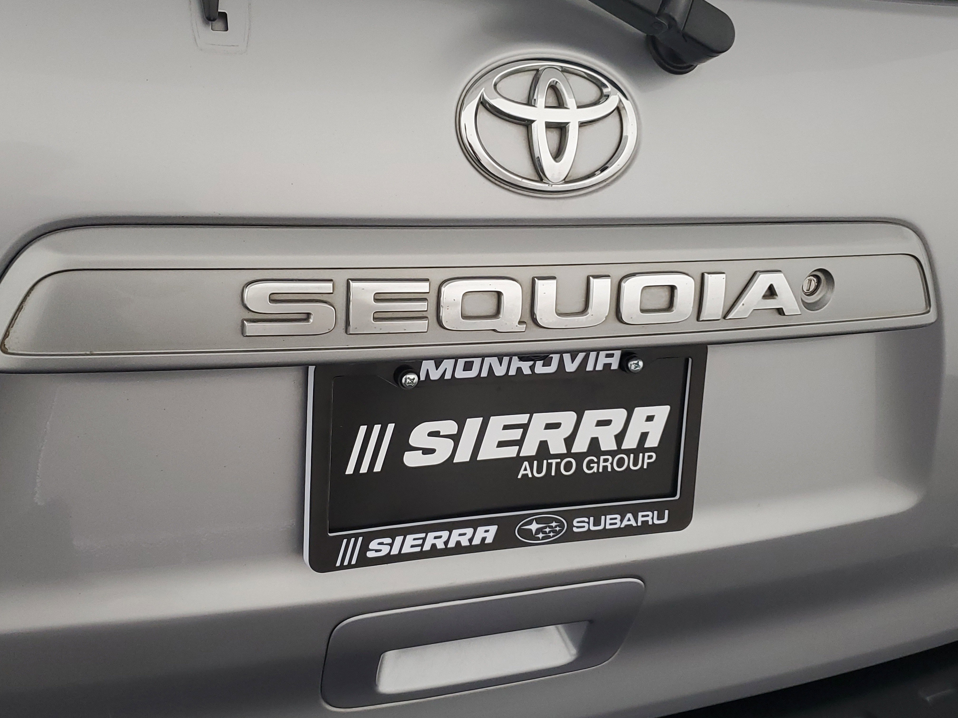 Used 2019 Toyota Sequoia SR5 AWD/4WD image 32